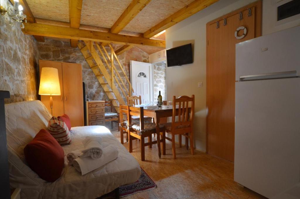 Studio Apartment La Maison De Catherine Rovinj Luaran gambar