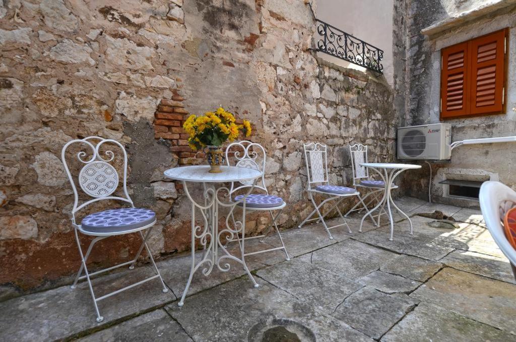 Studio Apartment La Maison De Catherine Rovinj Luaran gambar