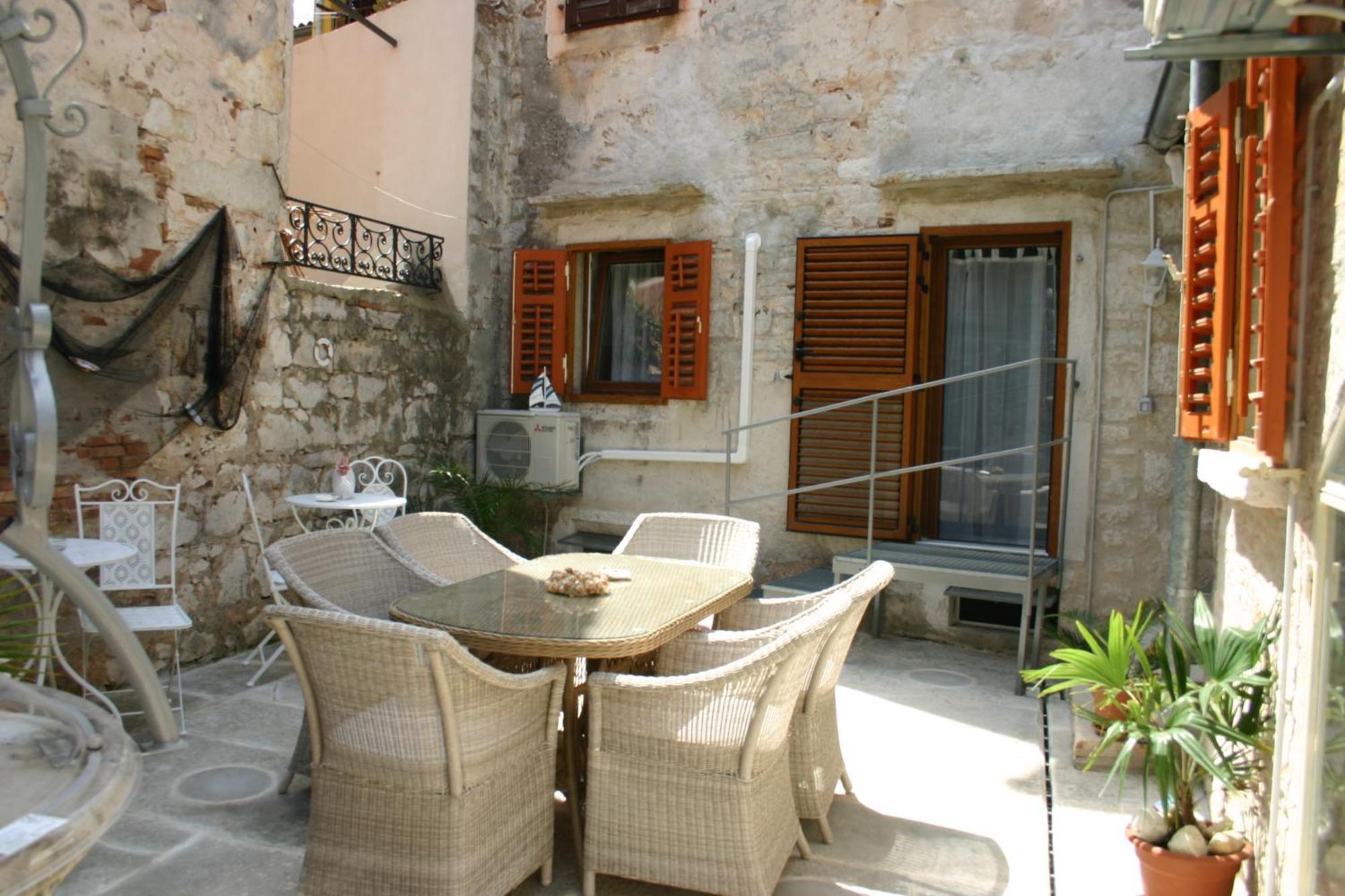 Studio Apartment La Maison De Catherine Rovinj Luaran gambar