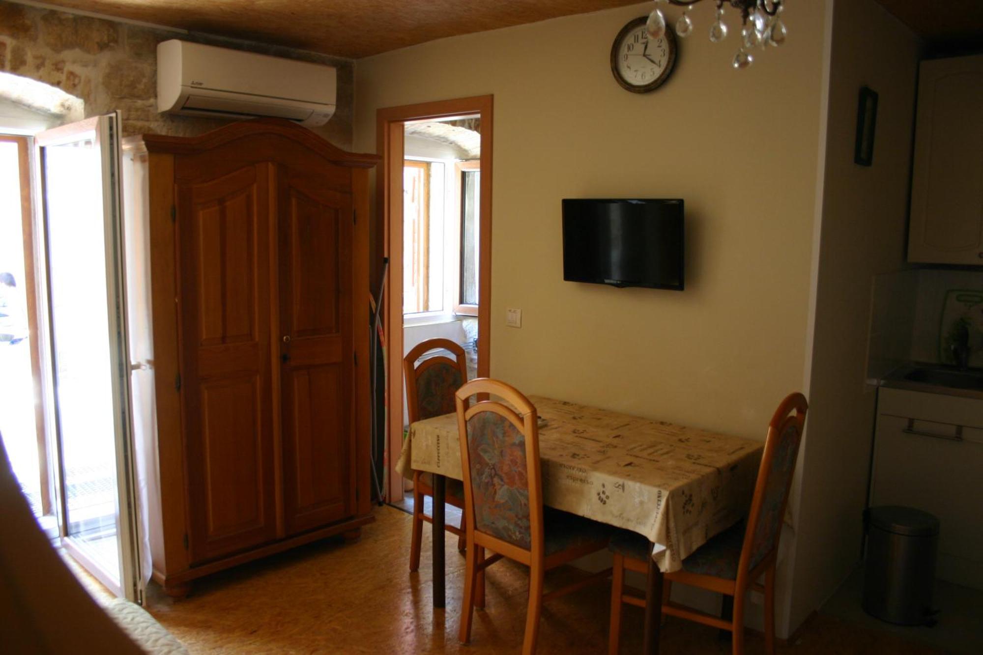 Studio Apartment La Maison De Catherine Rovinj Luaran gambar